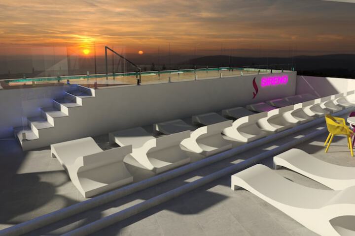Hotel with Pool