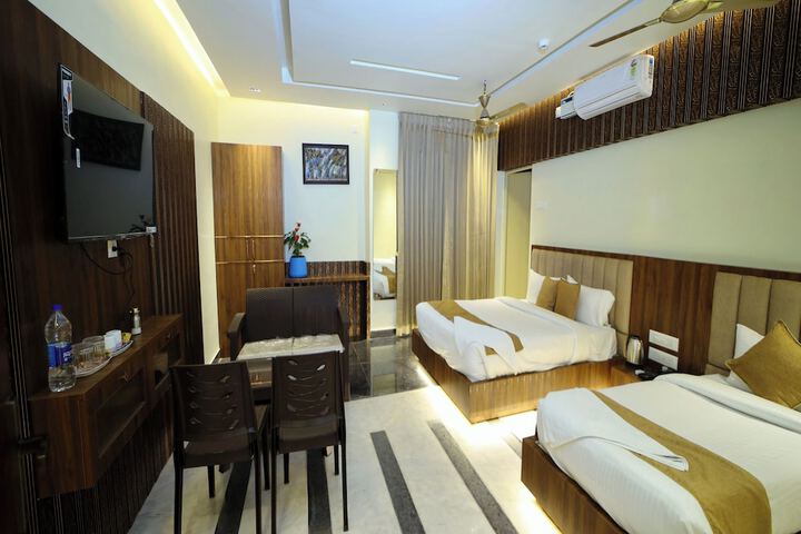 Room 13 of 53