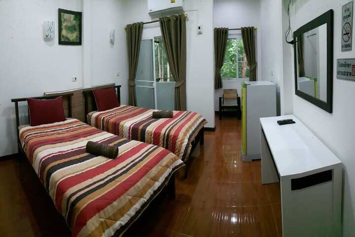 Room 9 of 40