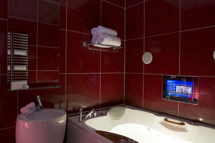 Room 44 of 67