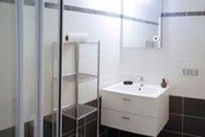 Room 3 of 8