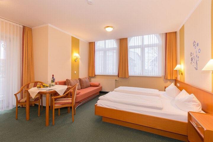 Room 3 of 25