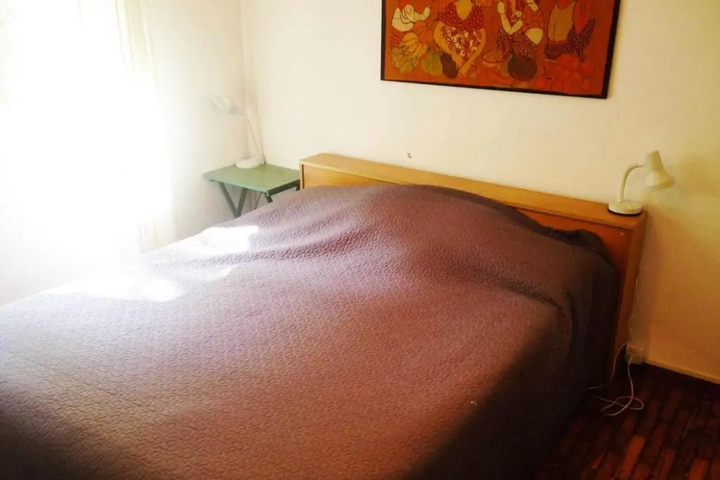 Room 4 of 10