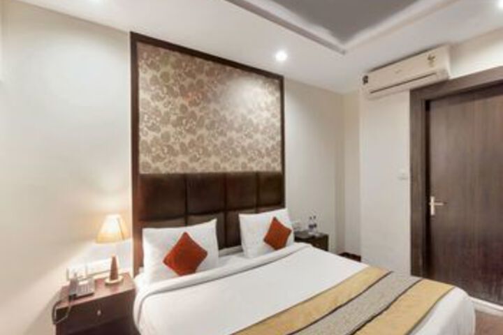 Room 12 of 23