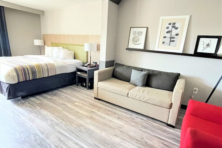 1 King Bed (7 of 20)