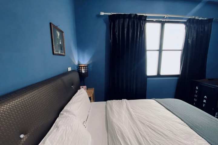 Room 17 of 40