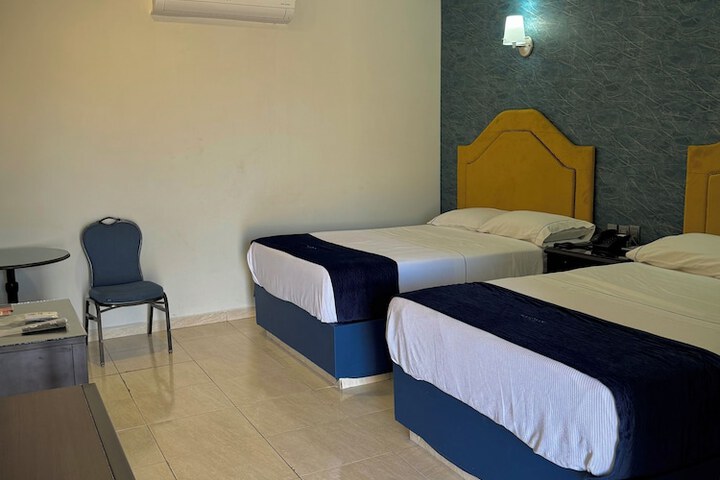 Room 29 of 87