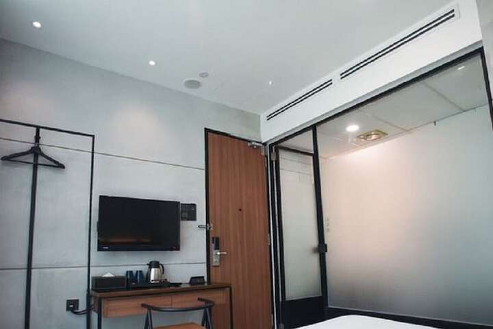 Room 49 of 101