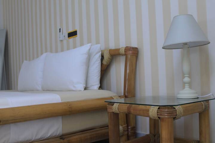 Room 12 of 40