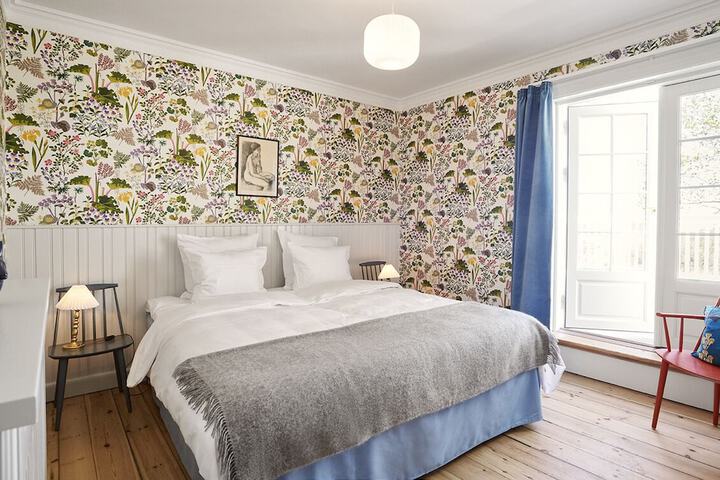 Room 6 of 19