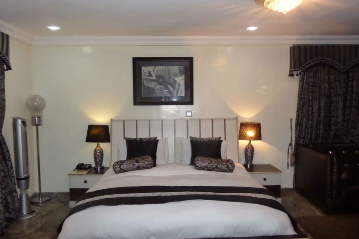 Room 15 of 24