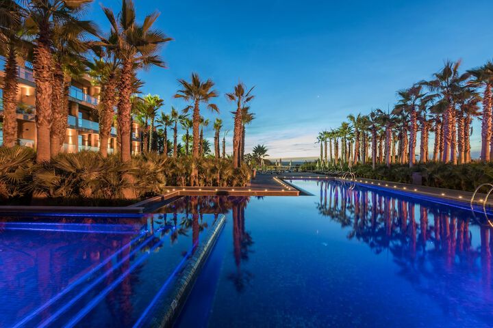 Pool 70 of 118
