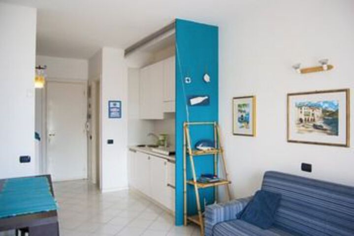 Room 10 of 50