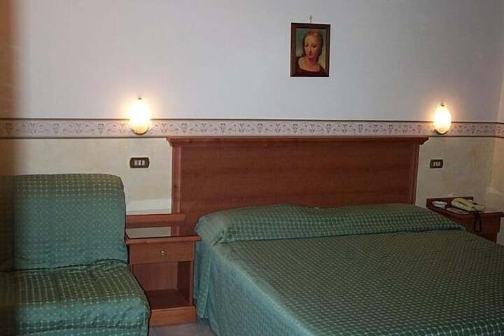 Room 5 of 22