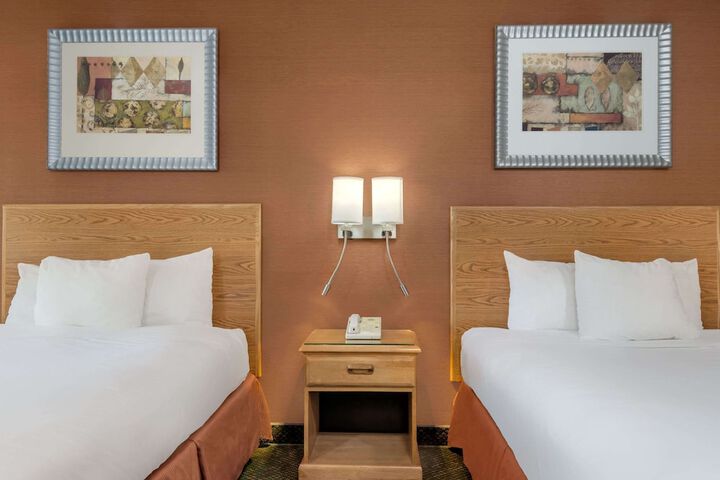 2 Double Beds Deluxe Room (3 of 9)