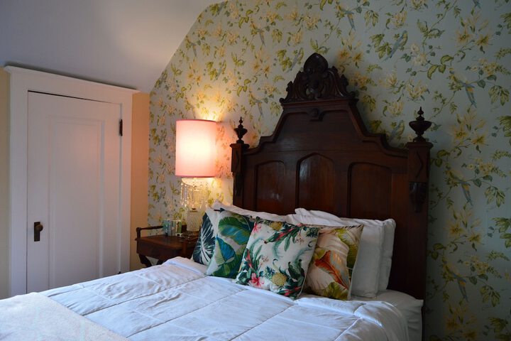Room 12 of 35