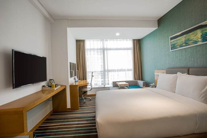 Room 4 of 32