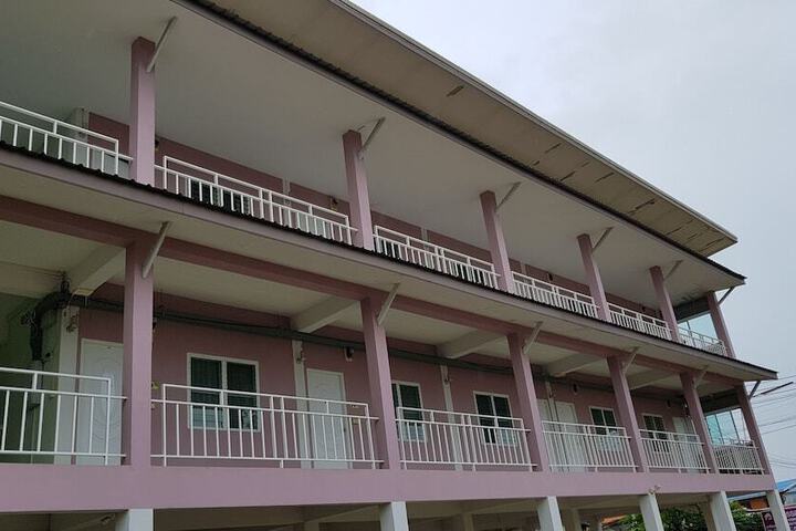 TOSSAWAN GUESTHOUSE