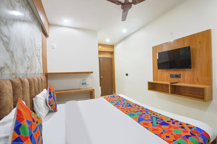 Room 12 of 30