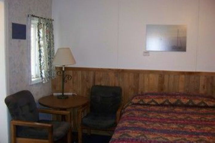 Room 10 of 48