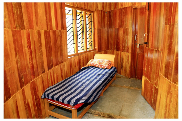 Room 15 of 17