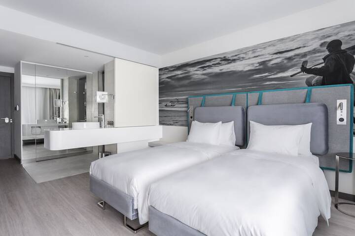 Room 47 of 150