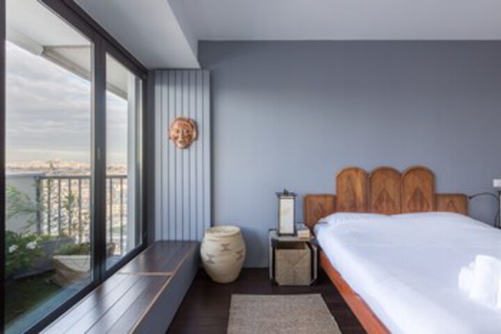 Room 14 of 19