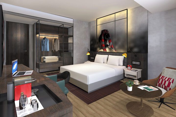 Room 12 of 84