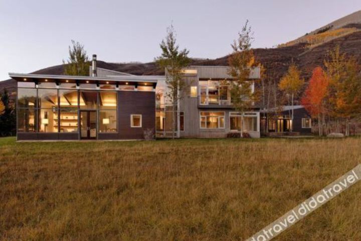 Image of Private Contemporary Estate by RedAwning