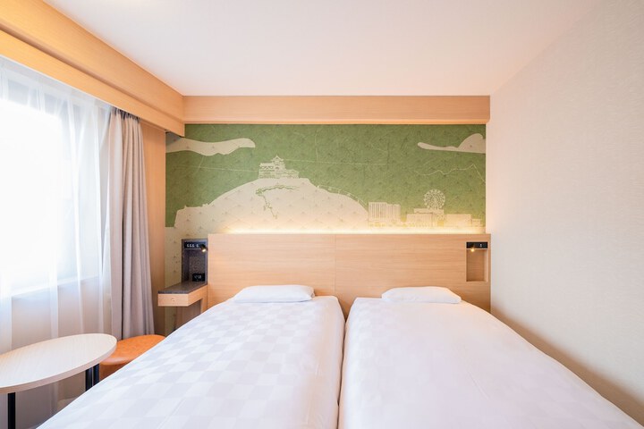 Room 28 of 120