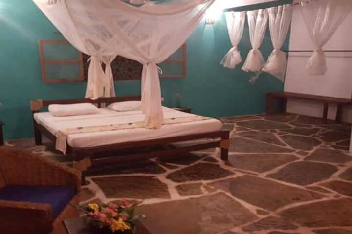 Room 4 of 34