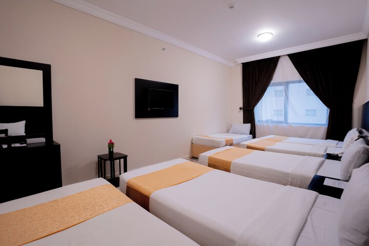 Room 35 of 49