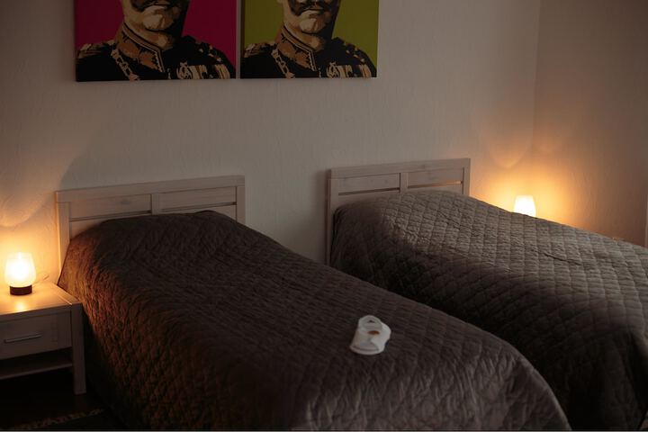 Room 17 of 19