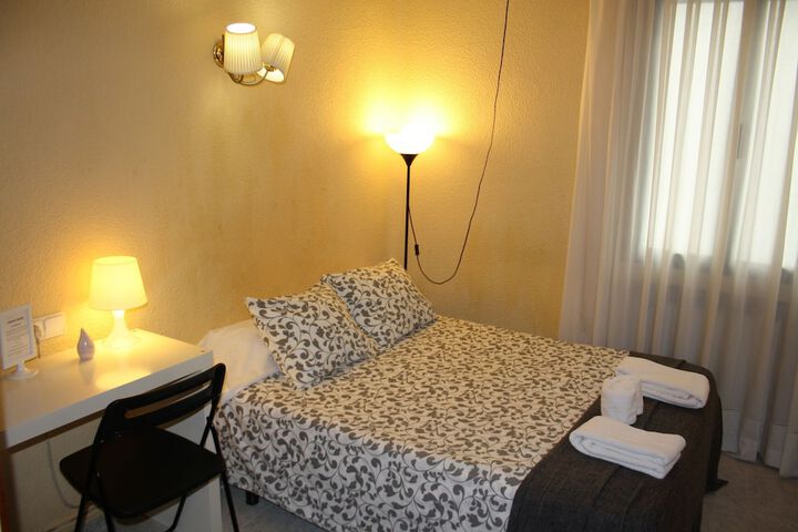 Room 5 of 62
