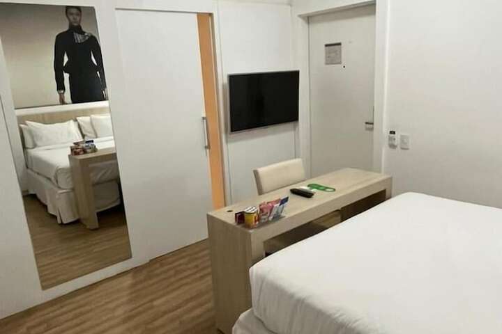 Room 19 of 35