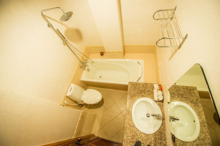 Room 13 of 31