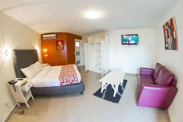 Room 10 of 77