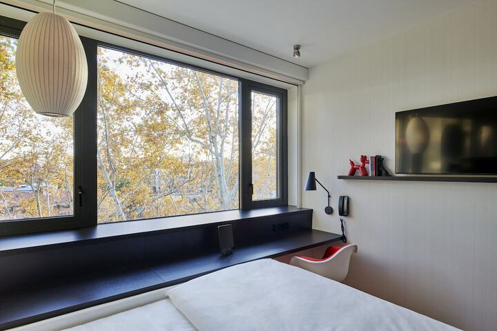 Room 16 di 70