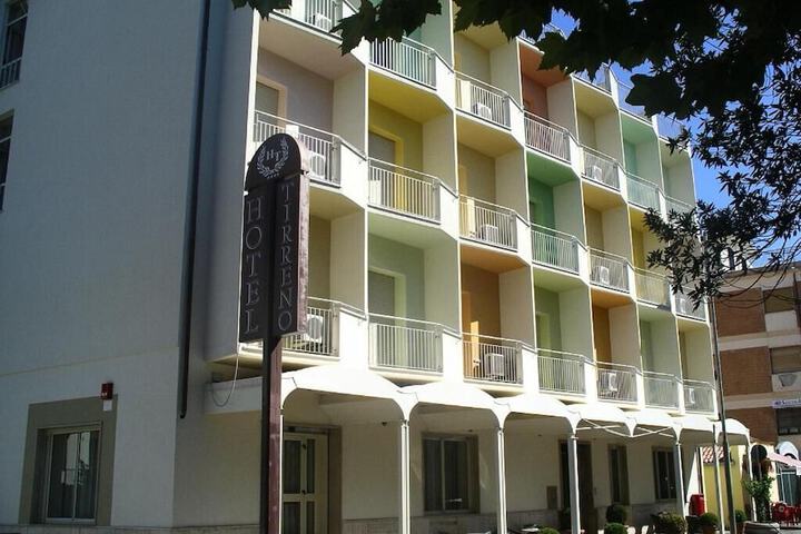 Hotel 70 of 71