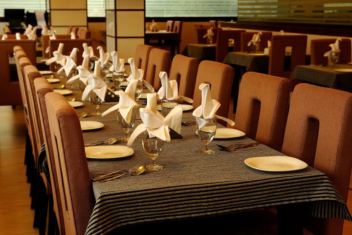 Dining 24 of 33