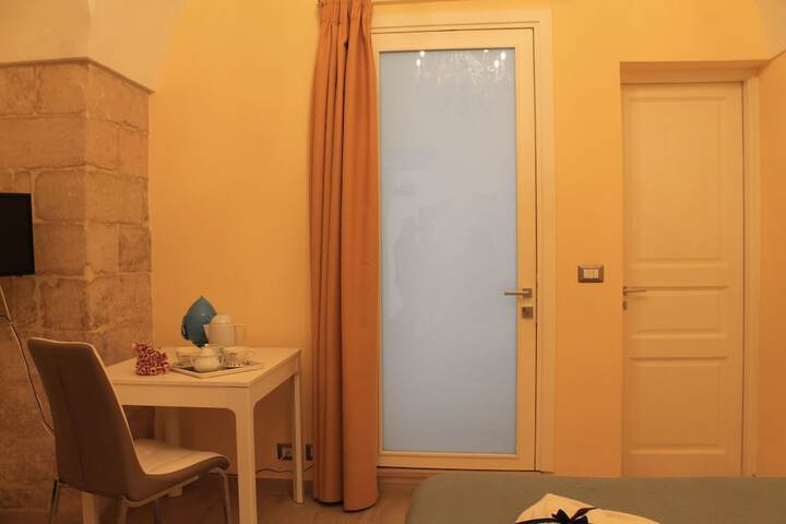 Room 8 of 50