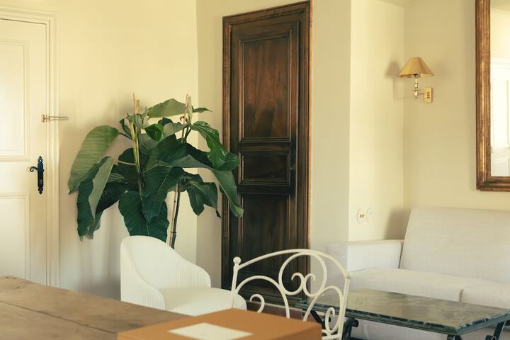 Room 15 of 105