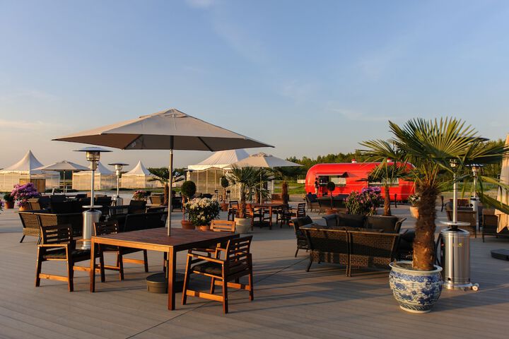 Sundeck 2 of 21