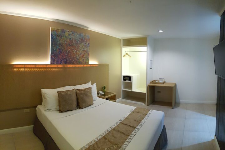 Room 17 of 44