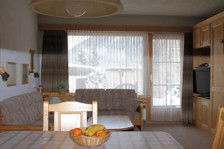 Room 2 of 9