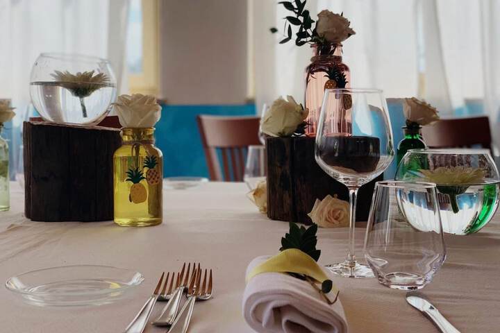 Dining 10 of 20