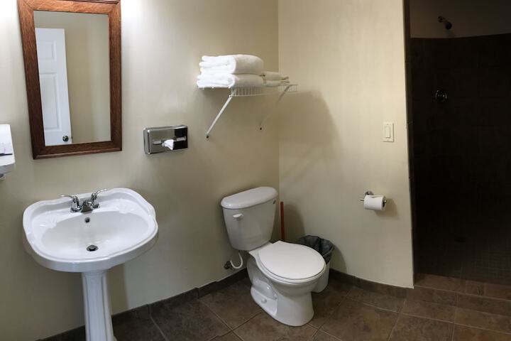 Room 98 of 146