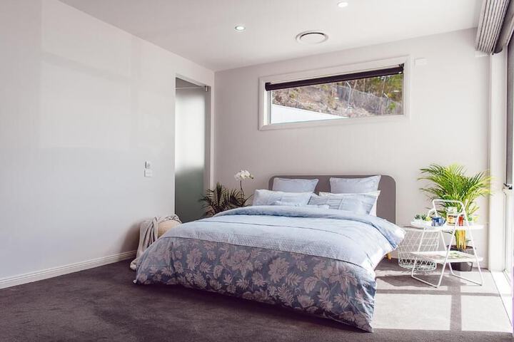 Room 2 of 17