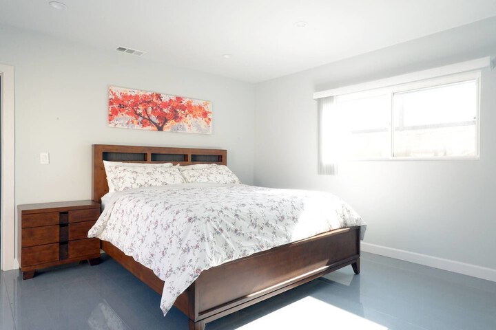 Room 6 of 29