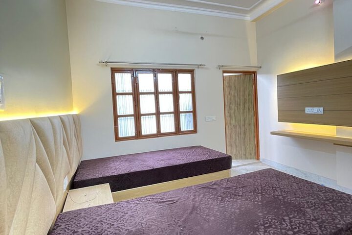 Room 4 of 6
